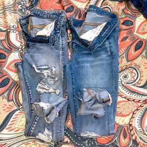 BUNDLE OF AE JEANS
